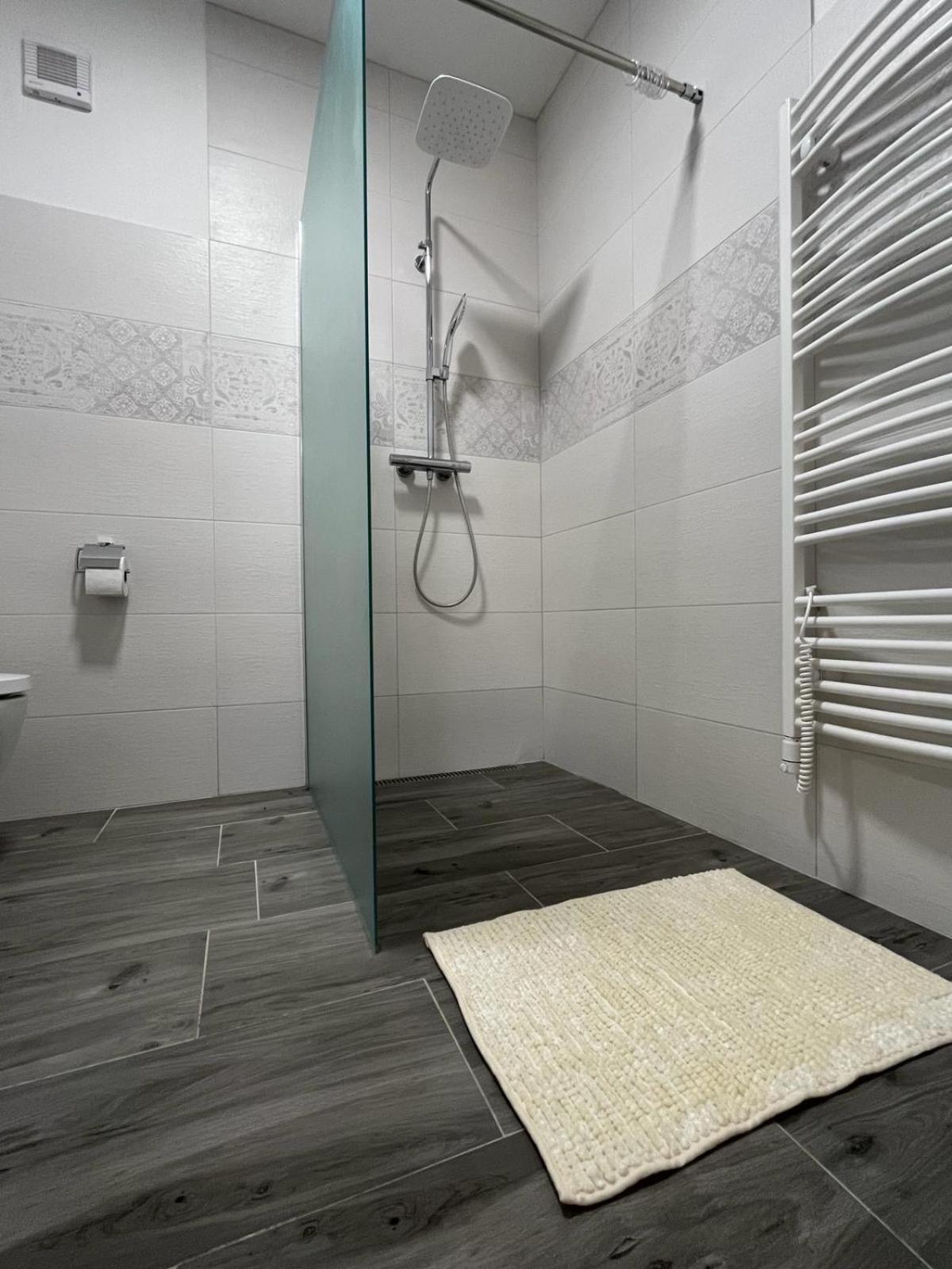 Apartman Kuga Mikulov Exterior foto